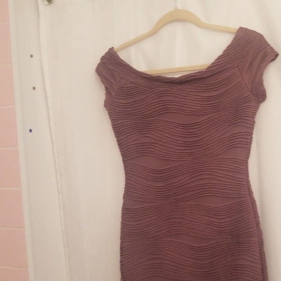 Formal Lavendar dress - Picture 3 of 4
